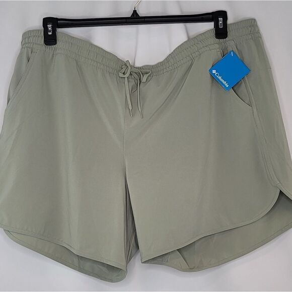 Columbia Green Bogata Bay Stretch Shorts - Picture 1 of 11